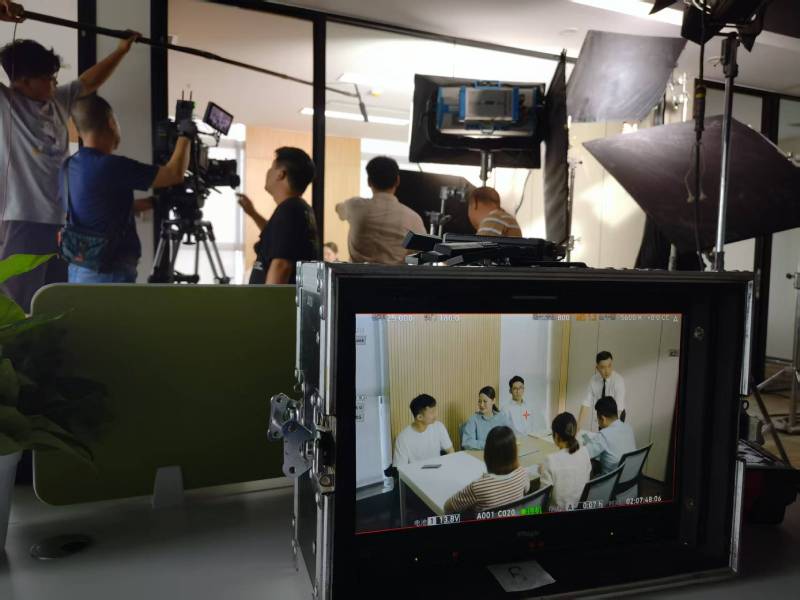 彰武县TVC拍摄公司：科技产品视觉化大师，诠释未来感与功能美学